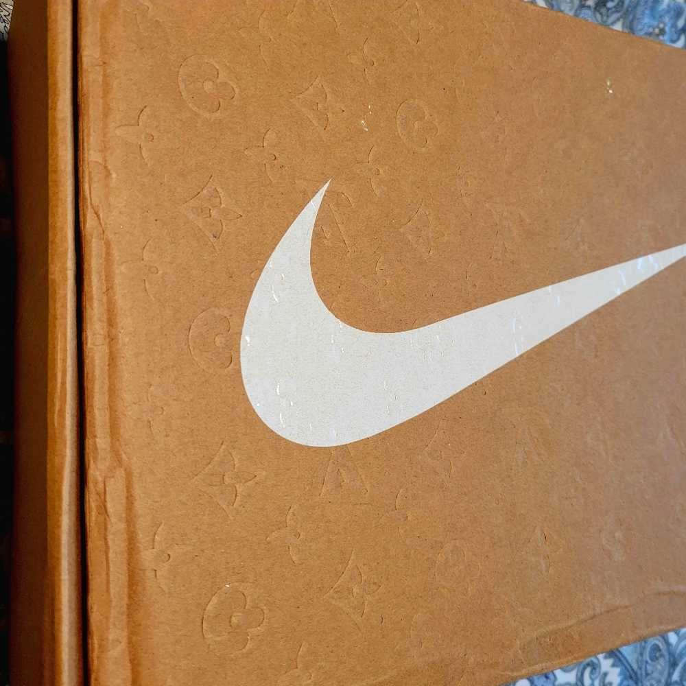 Sneakers - Picture 5 of 14